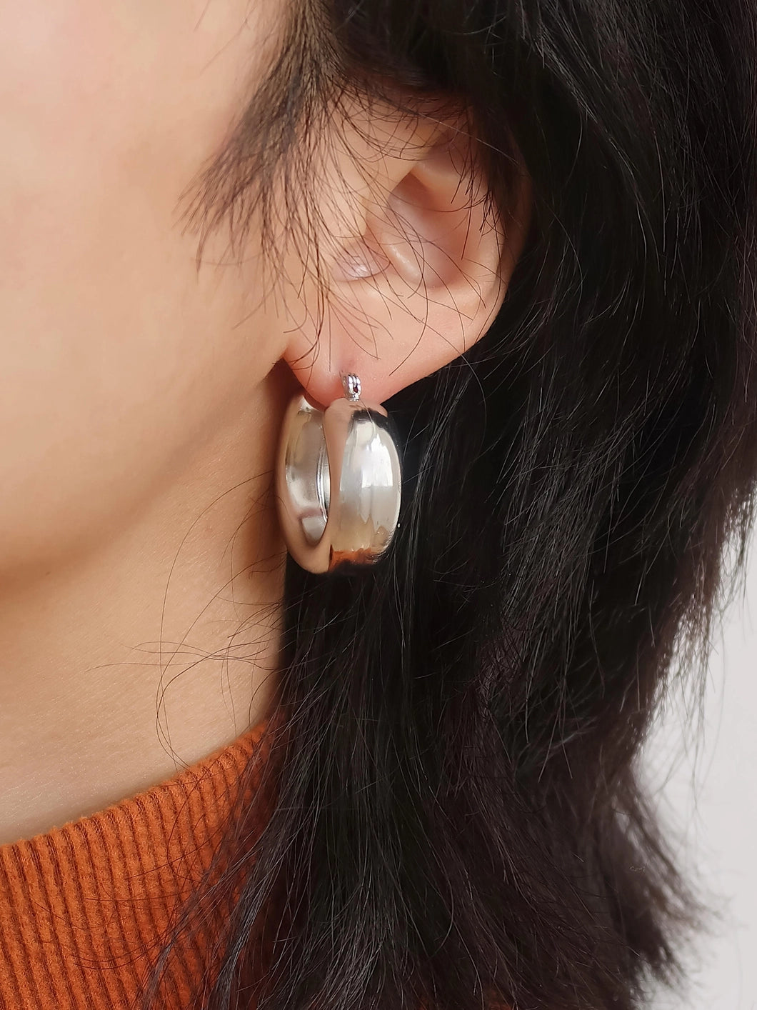 Hunter U-Hoop Earrings - SILVER